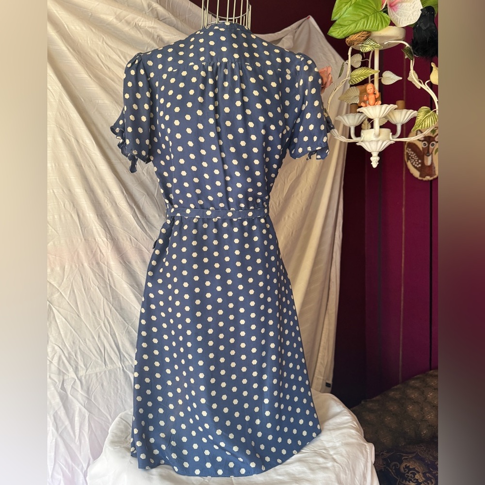 100% Silk, Hexagon Dot Dress, purchased at Anthropologie, Size 8 - Picture 3 of 9